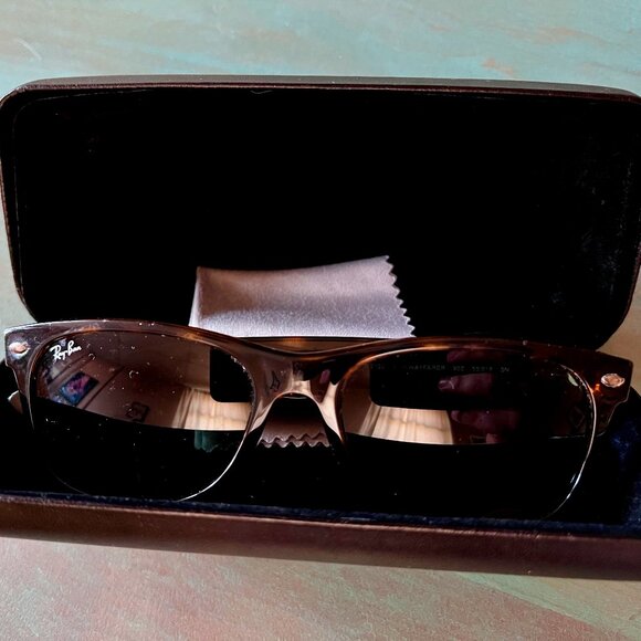 RayBan- New Wayfarer Classic Men’s Sunglasses - Picture 1 of 6